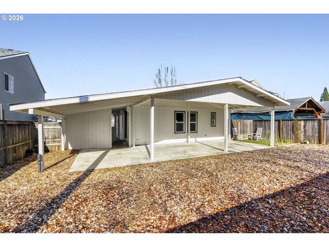 2431 N FREMONT St, Cornelius, OR 97113