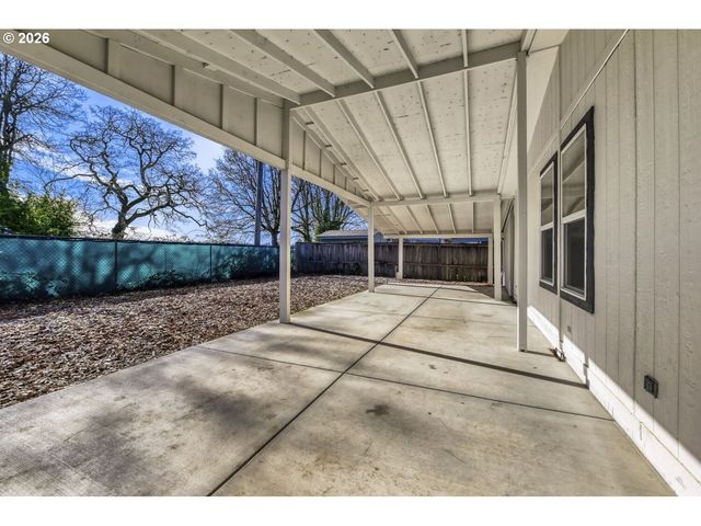 2431 N FREMONT St, Cornelius, OR 97113