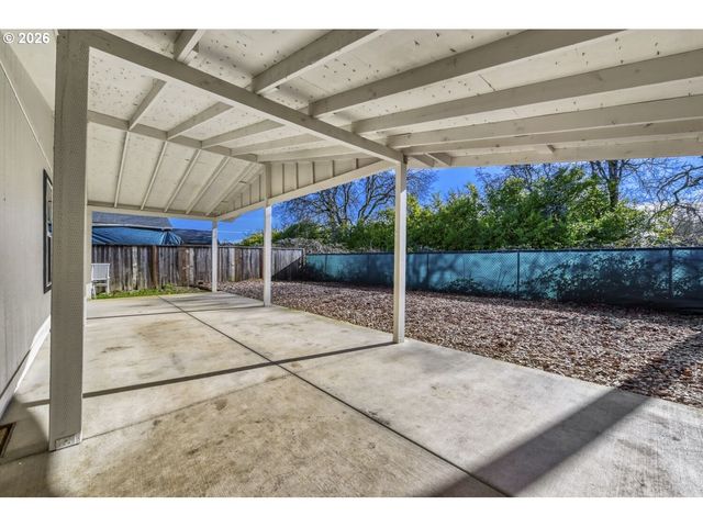 2431 N FREMONT St, Cornelius, OR 97113