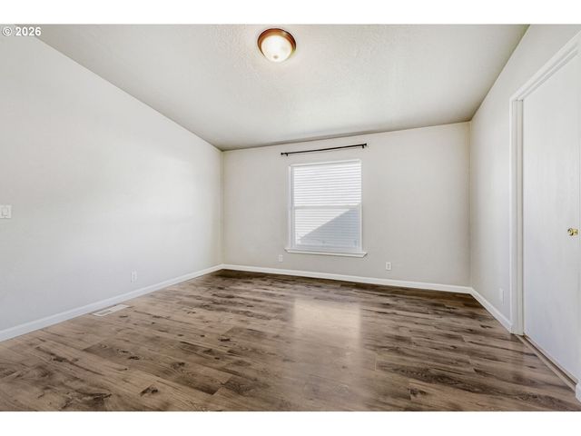 2431 N FREMONT St, Cornelius, OR 97113