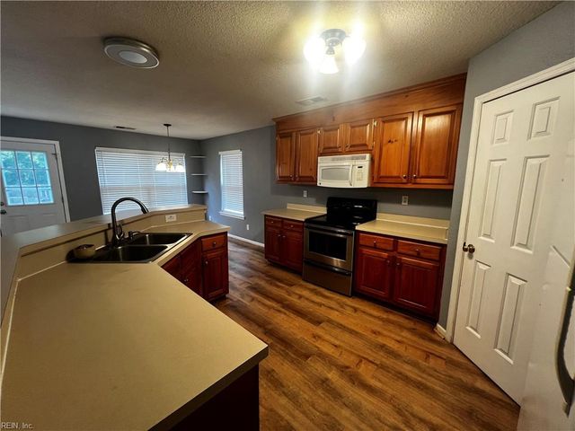 6350 Old Townpoint RD, Suffolk, VA 23435