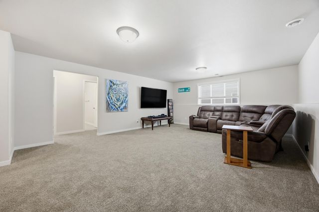 2170 Dock Drive W, West Fargo, ND 58078