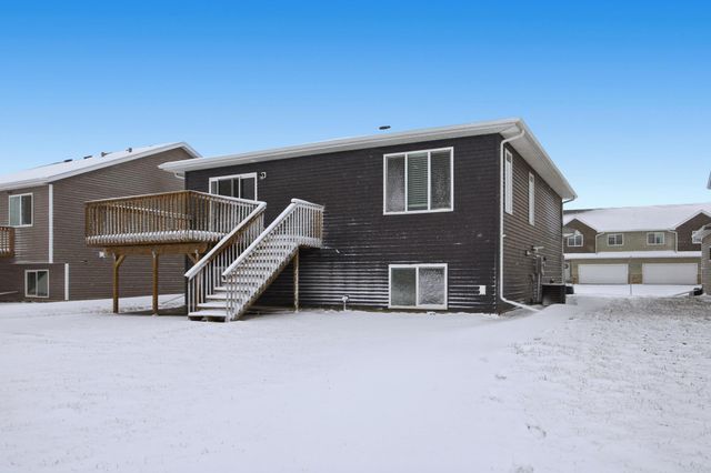 2170 Dock Drive W, West Fargo, ND 58078