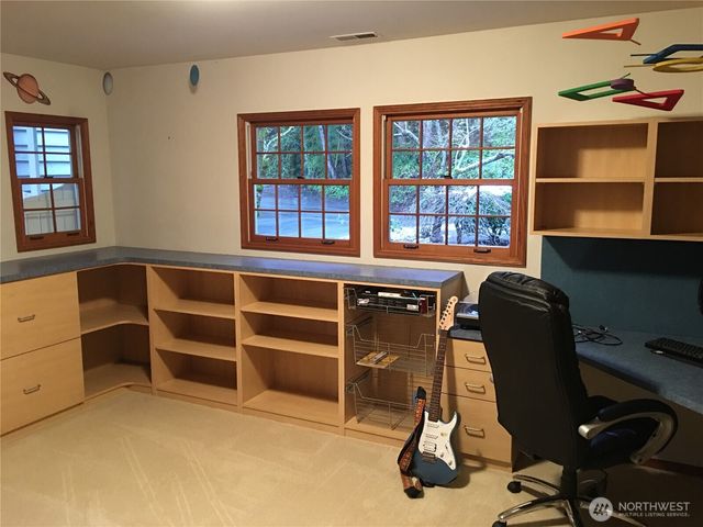 648 Lake Sammamish Lane NE, Bellevue, WA 98008