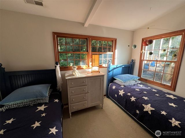 648 Lake Sammamish Lane NE, Bellevue, WA 98008