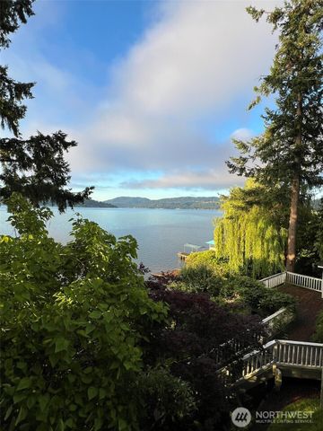 648 Lake Sammamish Lane NE, Bellevue, WA 98008