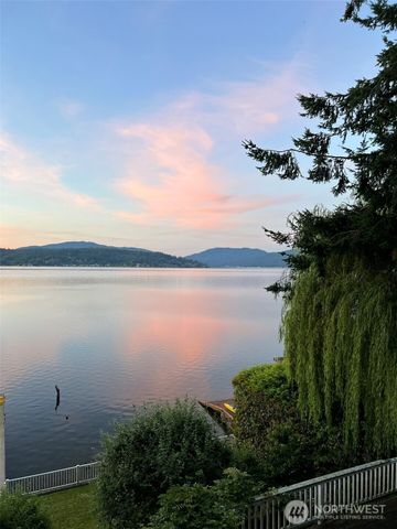 648 Lake Sammamish Lane NE, Bellevue, WA 98008