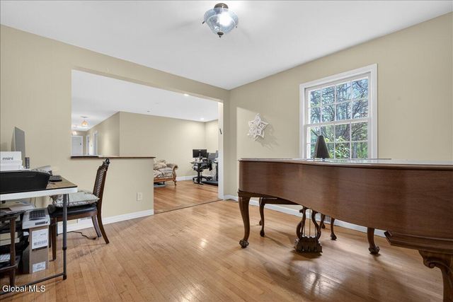 6 Sage Hill Lane, Menands, NY 12204