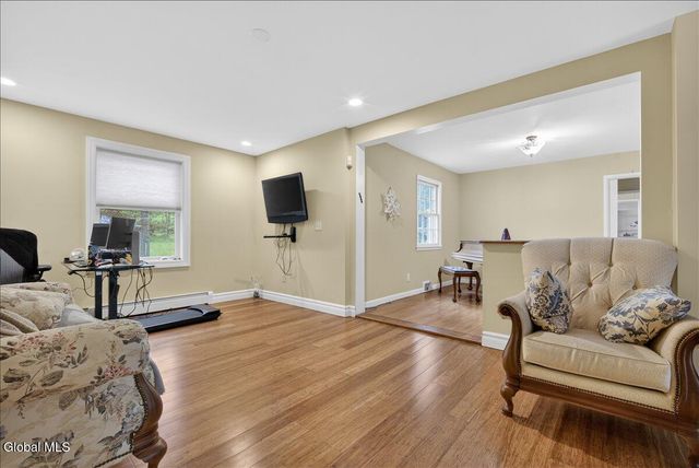 6 Sage Hill Lane, Menands, NY 12204