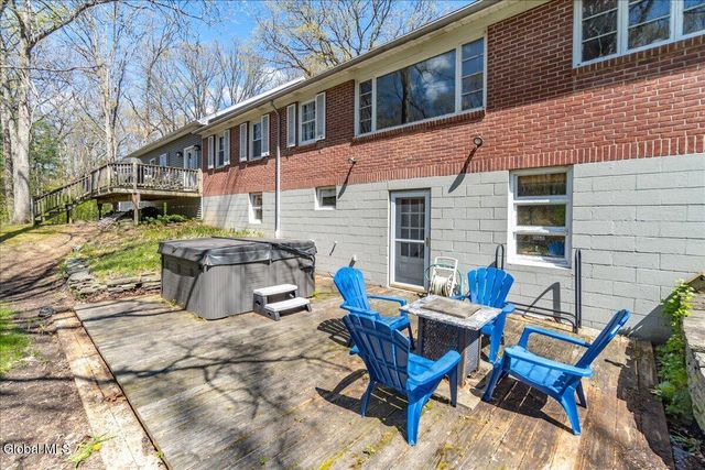 6 Sage Hill Lane, Menands, NY 12204