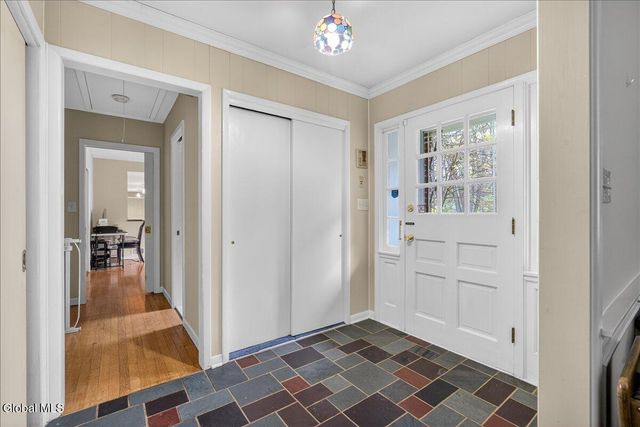 6 Sage Hill Lane, Menands, NY 12204
