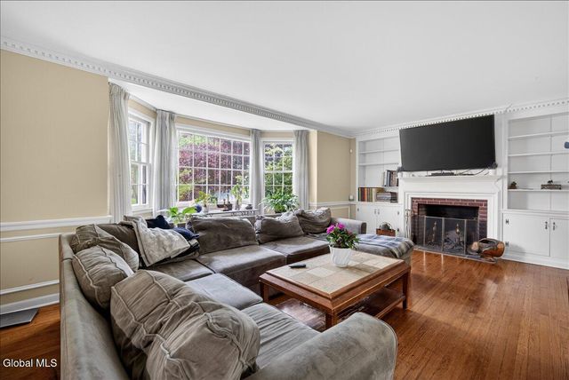 6 Sage Hill Lane, Menands, NY 12204