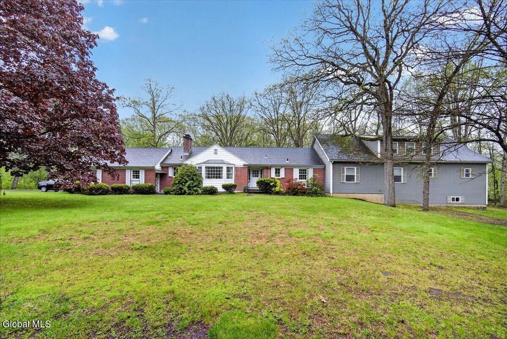 6 Sage Hill Lane, Menands, NY 12204
