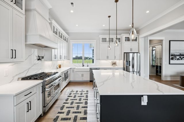 4041 Kelley Farris Rd, Columbia, TN 38401