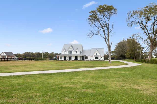 4041 Kelley Farris Rd, Columbia, TN 38401