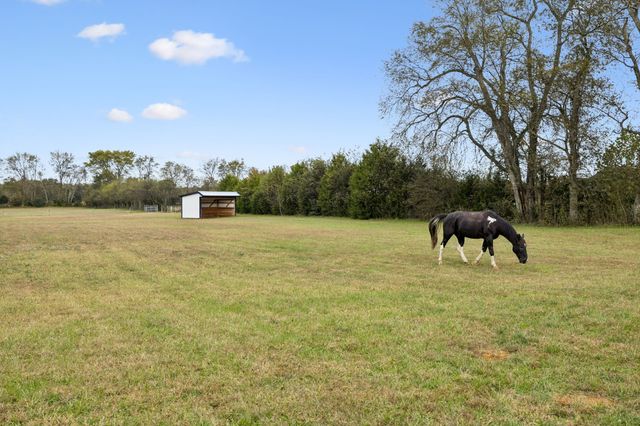 4041 Kelley Farris Rd, Columbia, TN 38401