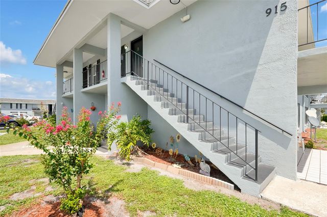915 W OAK RIDGE ROAD B, Orlando, FL 32809