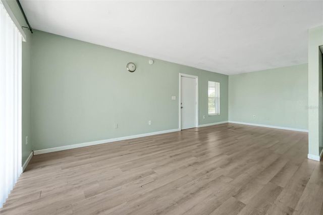 915 W OAK RIDGE ROAD B, Orlando, FL 32809