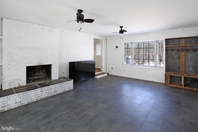 42618 ST CLAIR LN, Leesburg, VA 20176