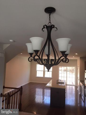 172 MULBERRY DR, Malvern, PA 19355