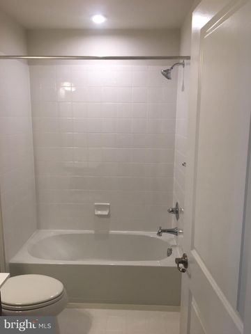 172 MULBERRY DR, Malvern, PA 19355