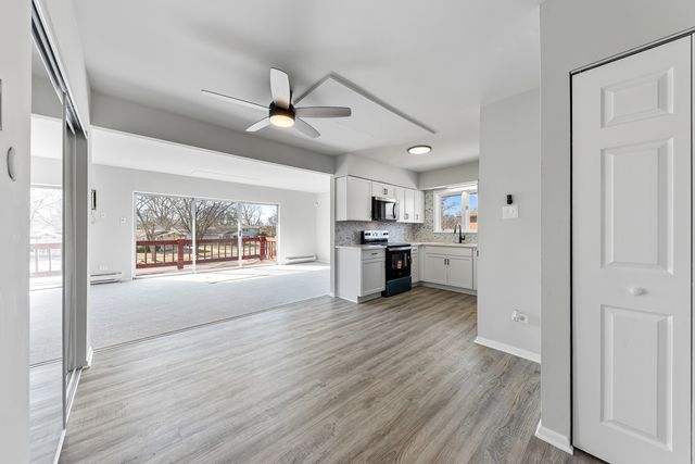 539 N Pleasant Drive 2D, Glenwood, IL 60425