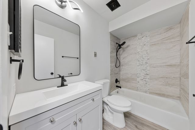 539 N Pleasant Drive 2D, Glenwood, IL 60425