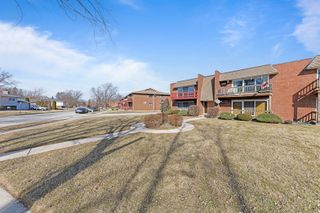 539 N Pleasant Drive 2D, Glenwood, IL 60425