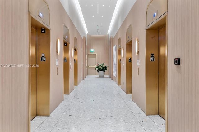 77 SE 5th Street 2614, Miami, FL 33131