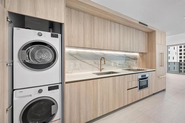 77 SE 5th Street 2614, Miami, FL 33131