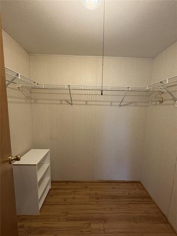 616 KLICKETY KLAK, Valrico, FL 33594