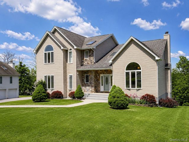 11 Oakridge Road, Middletown, NY 10940