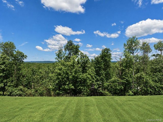 11 Oakridge Road, Middletown, NY 10940