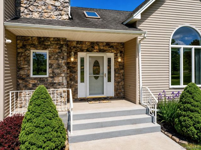 11 Oakridge Road, Middletown, NY 10940
