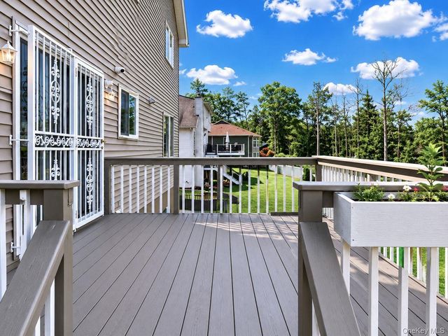 11 Oakridge Road, Middletown, NY 10940