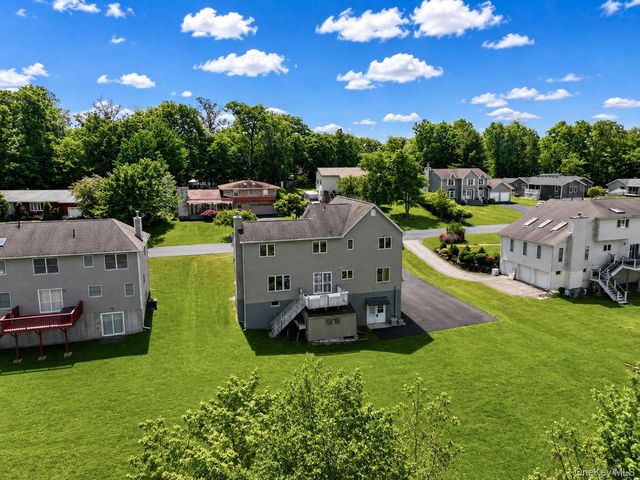 11 Oakridge Road, Middletown, NY 10940