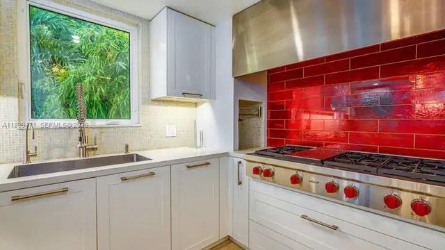 320 Polk Street, Hollywood, FL 33019