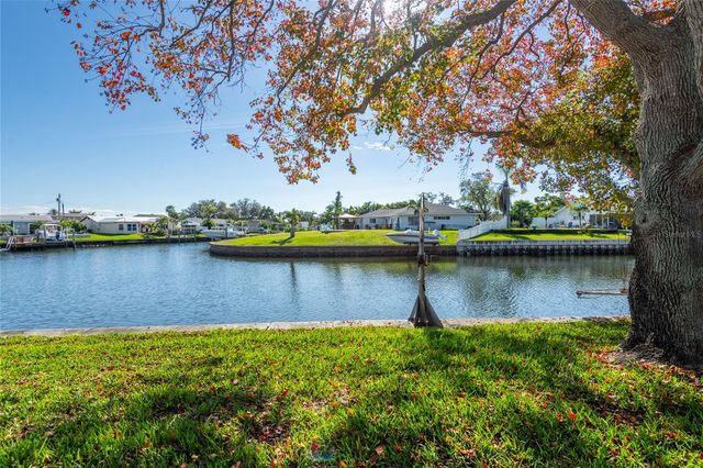 1466 51ST AVENUE NE, St Petersburg, FL 33703