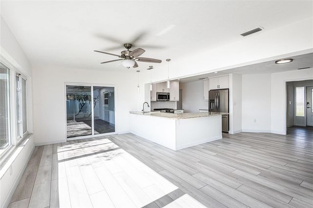 1466 51ST AVENUE NE, St Petersburg, FL 33703