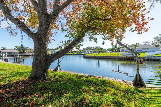 1466 51ST AVENUE NE, St Petersburg, FL 33703