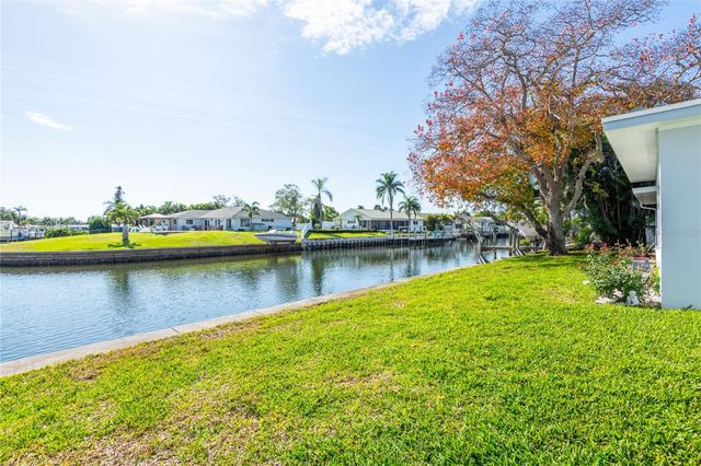 1466 51ST AVENUE NE, St Petersburg, FL 33703