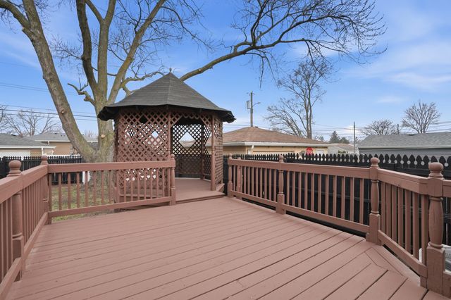 6936 Magoun Avenue, Hammond, IN 46324