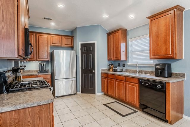 6112 Tilapia Drive, Fort Worth, TX 76179