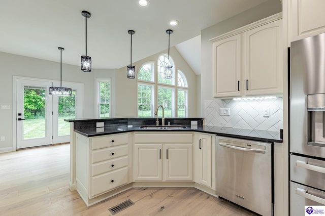 227 Evergreen Garden, Elizabethtown, KY 42701