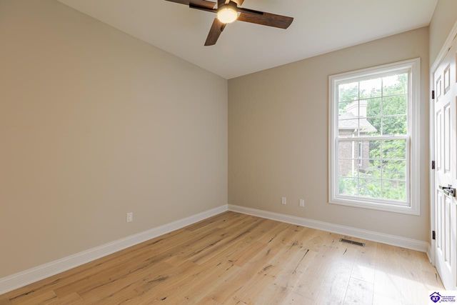 227 Evergreen Garden, Elizabethtown, KY 42701