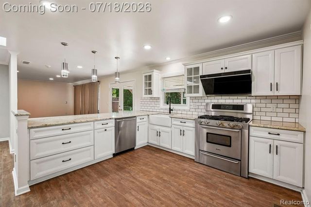 4855 Butler Drive, Troy, MI 48085