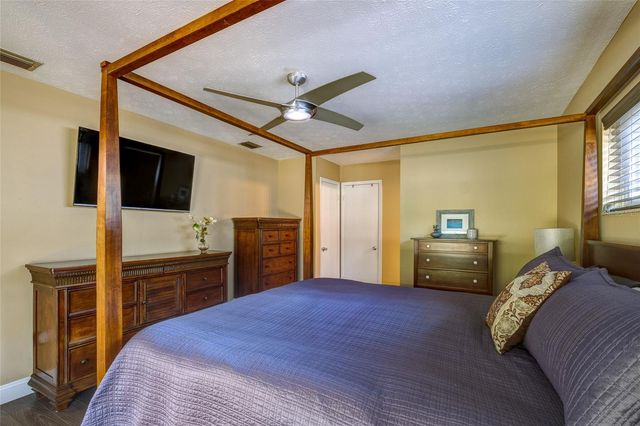 3210 TARABROOK DRIVE, Tampa, FL 33618