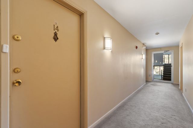 234 Nesmith St 14, Lowell, MA 01852
