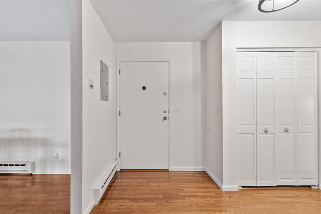 234 Nesmith St 14, Lowell, MA 01852