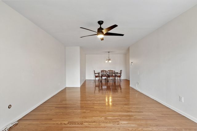 234 Nesmith St 14, Lowell, MA 01852